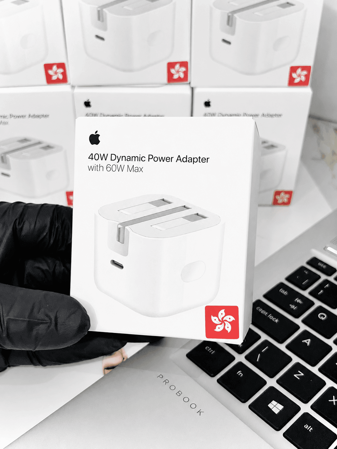 Apple 40W dynamic USB-C power adapter with 3-pin plug